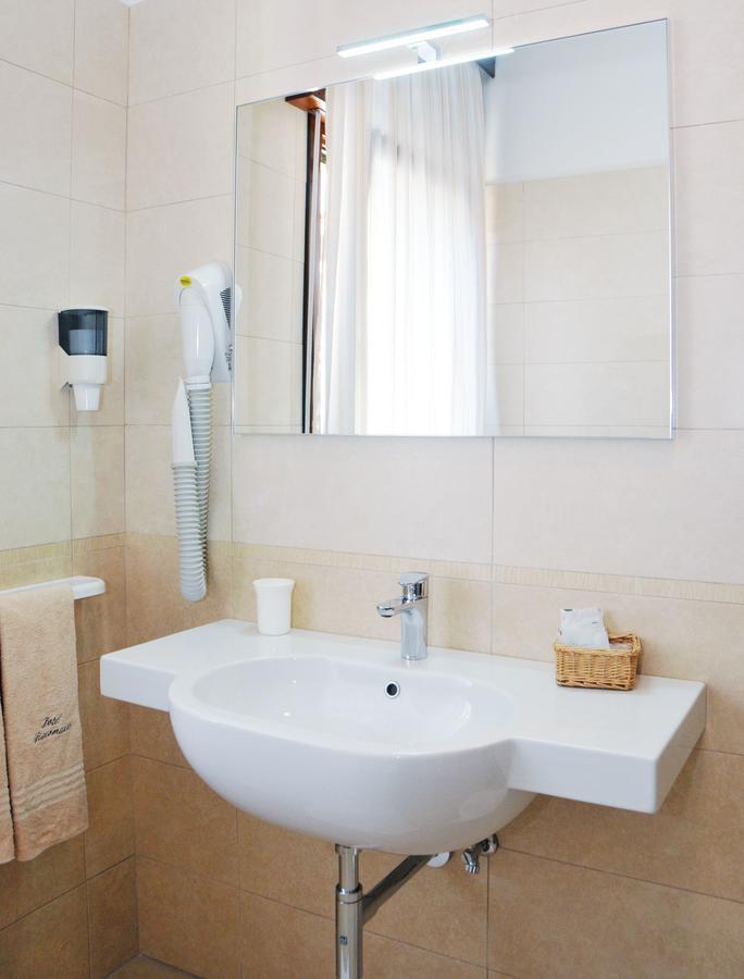 Hotel Giacomazzo Caorle Kültér fotó